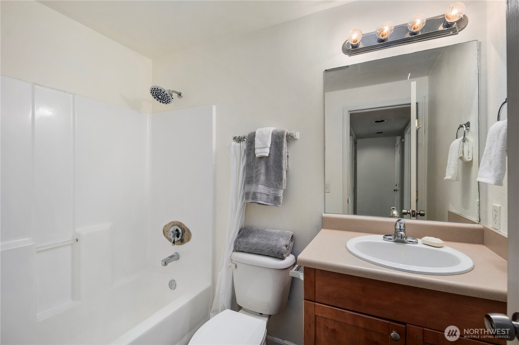26205 116th Avenue SE #A204, Kent, WA 98030