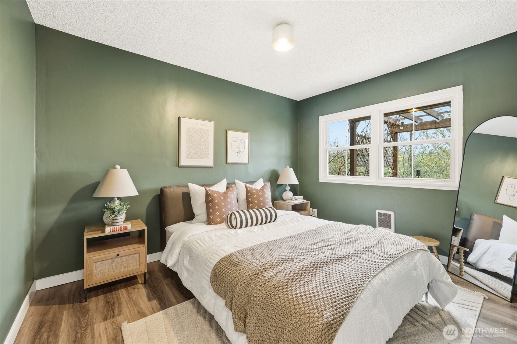 6005 21st Street SW, Seattle, WA 98106