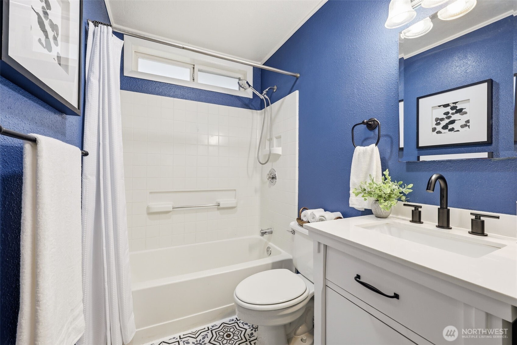 6005 21st Street SW, Seattle, WA 98106
