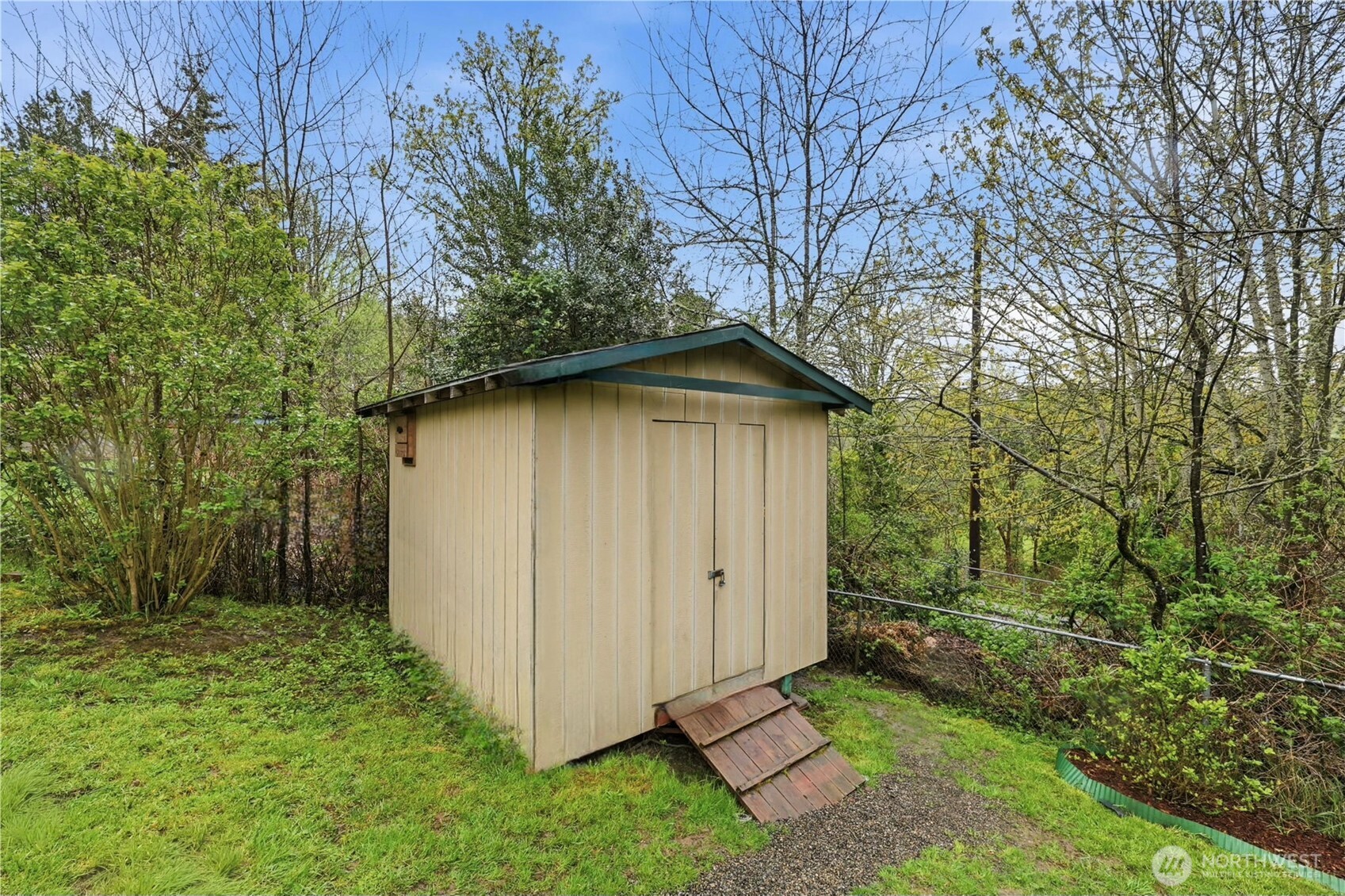 6005 21st Street SW, Seattle, WA 98106