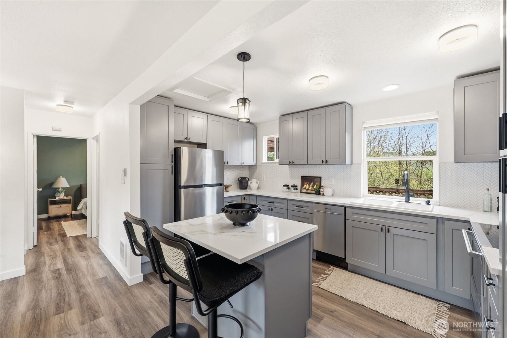 6005 21st Street SW, Seattle, WA 98106