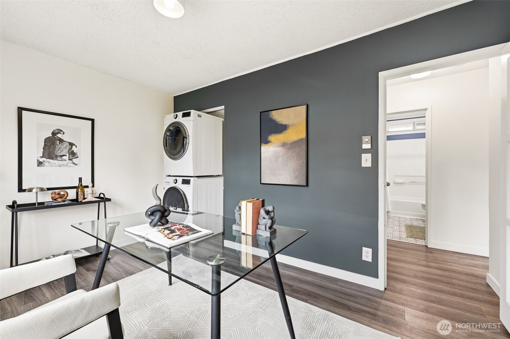 6005 21st Street SW, Seattle, WA 98106