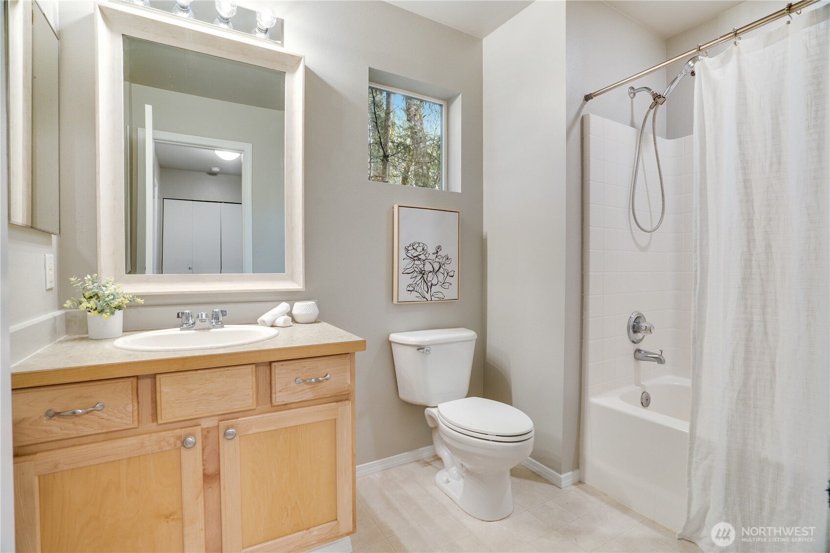 1175 Griggs Street , Dupont, WA 98327