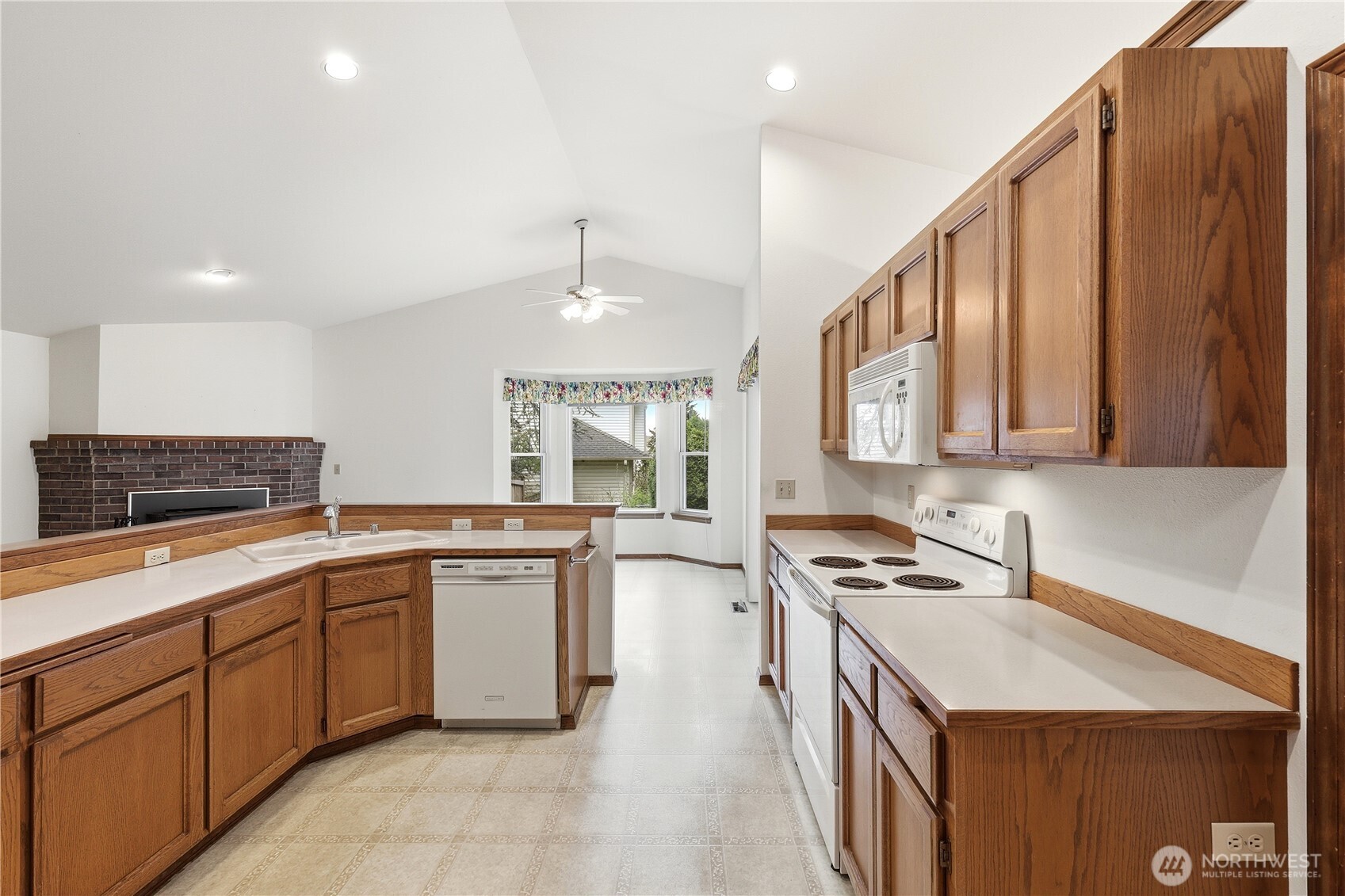 824 151st Place SW, Lynnwood, WA 98087