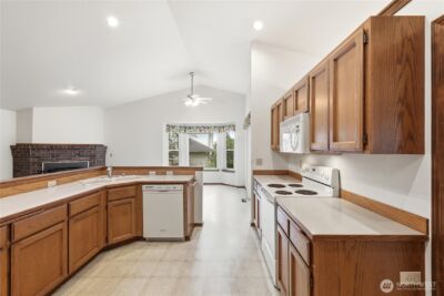 824 151st Place SW, Lynnwood, WA 98087 - Photo 11