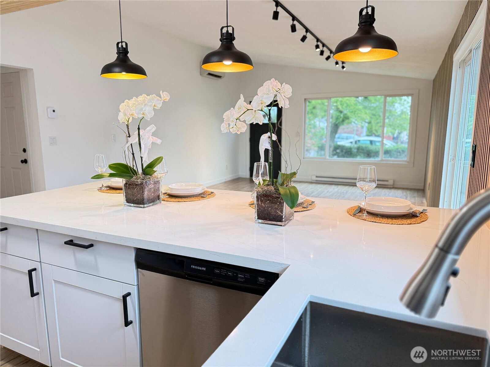 1216 E 70th Street , Tacoma, WA 98404