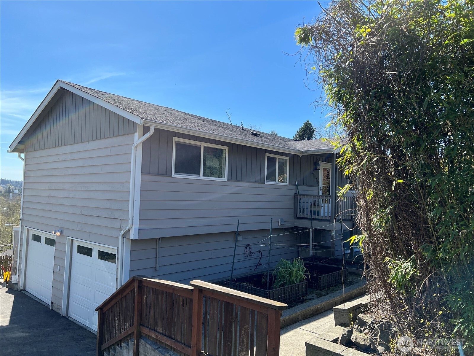 21010 9th Avenue S, Des Moines, WA 98198