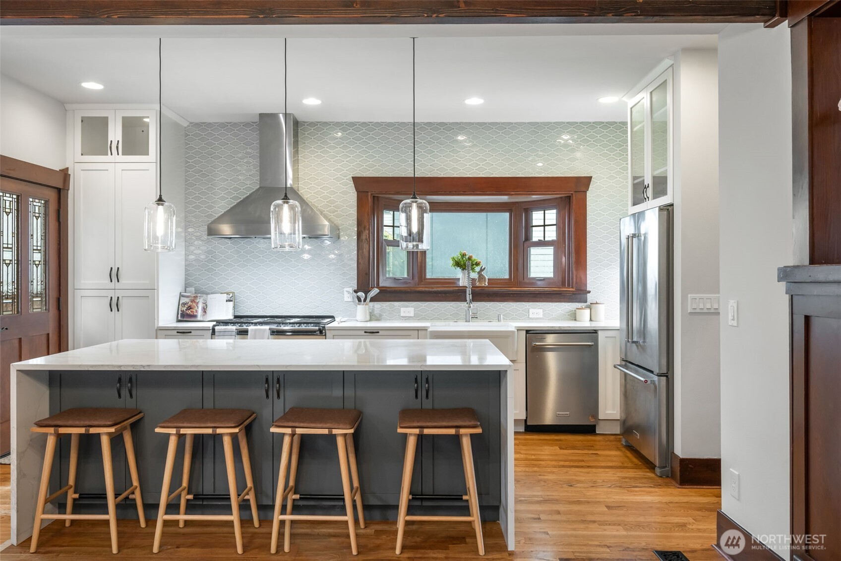 3258 14th Avenue W, Seattle, WA 98119
