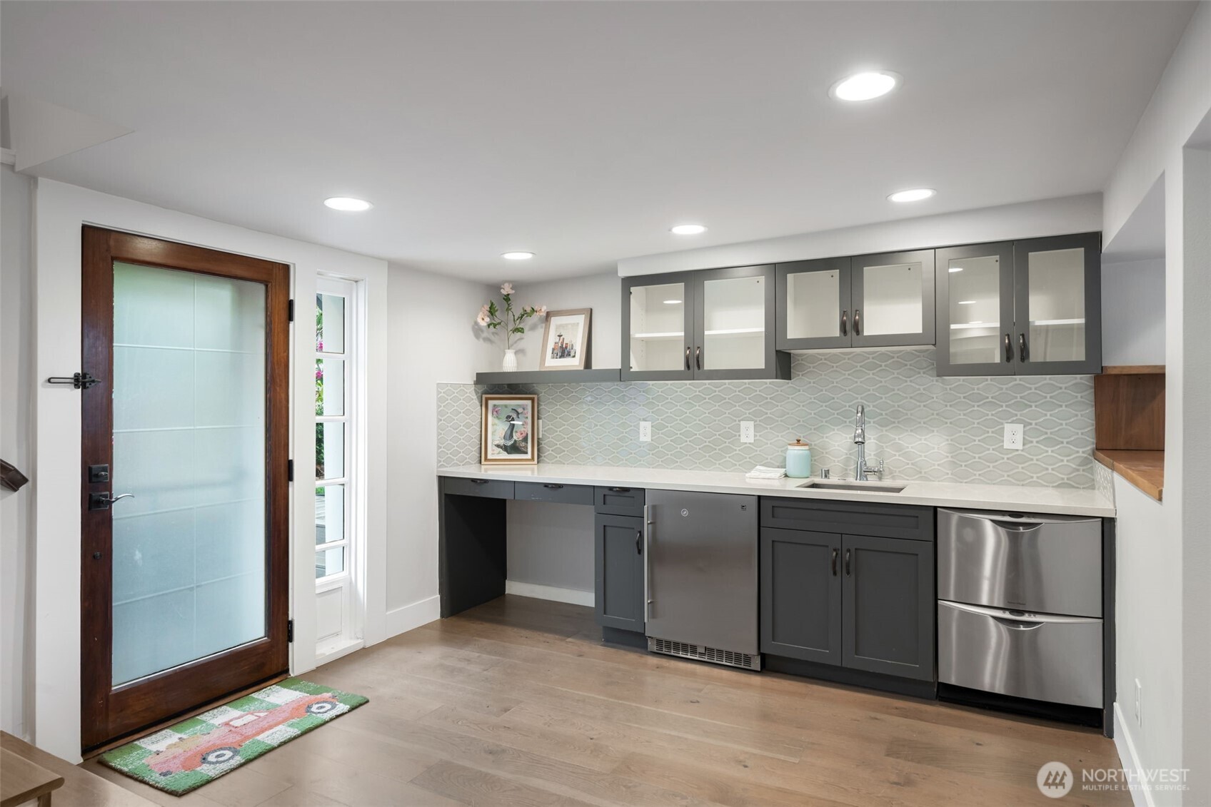 3258 14th Avenue W, Seattle, WA 98119
