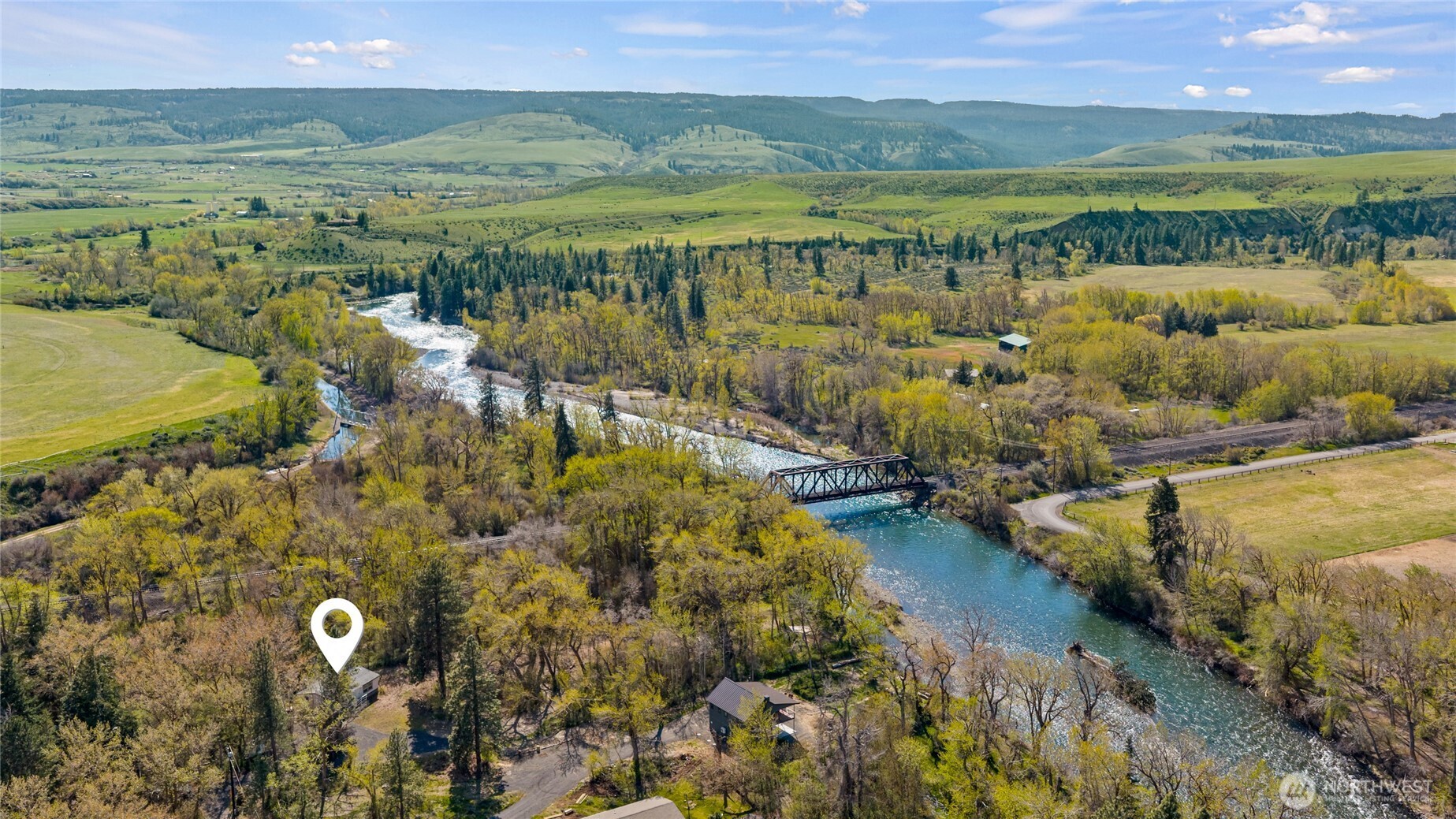 421 Cottonwood Road , Thorp, WA 98946