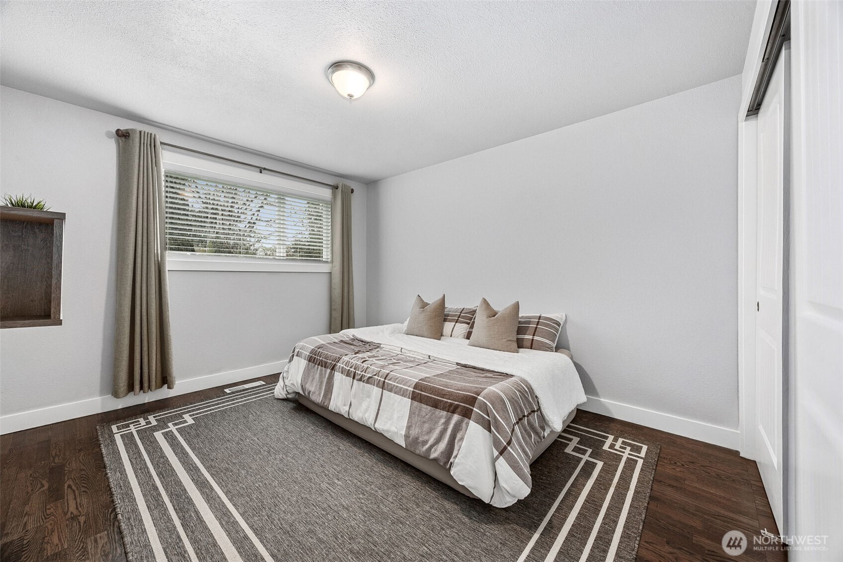 9008 Hipkins Road SW, Lakewood, WA 98498