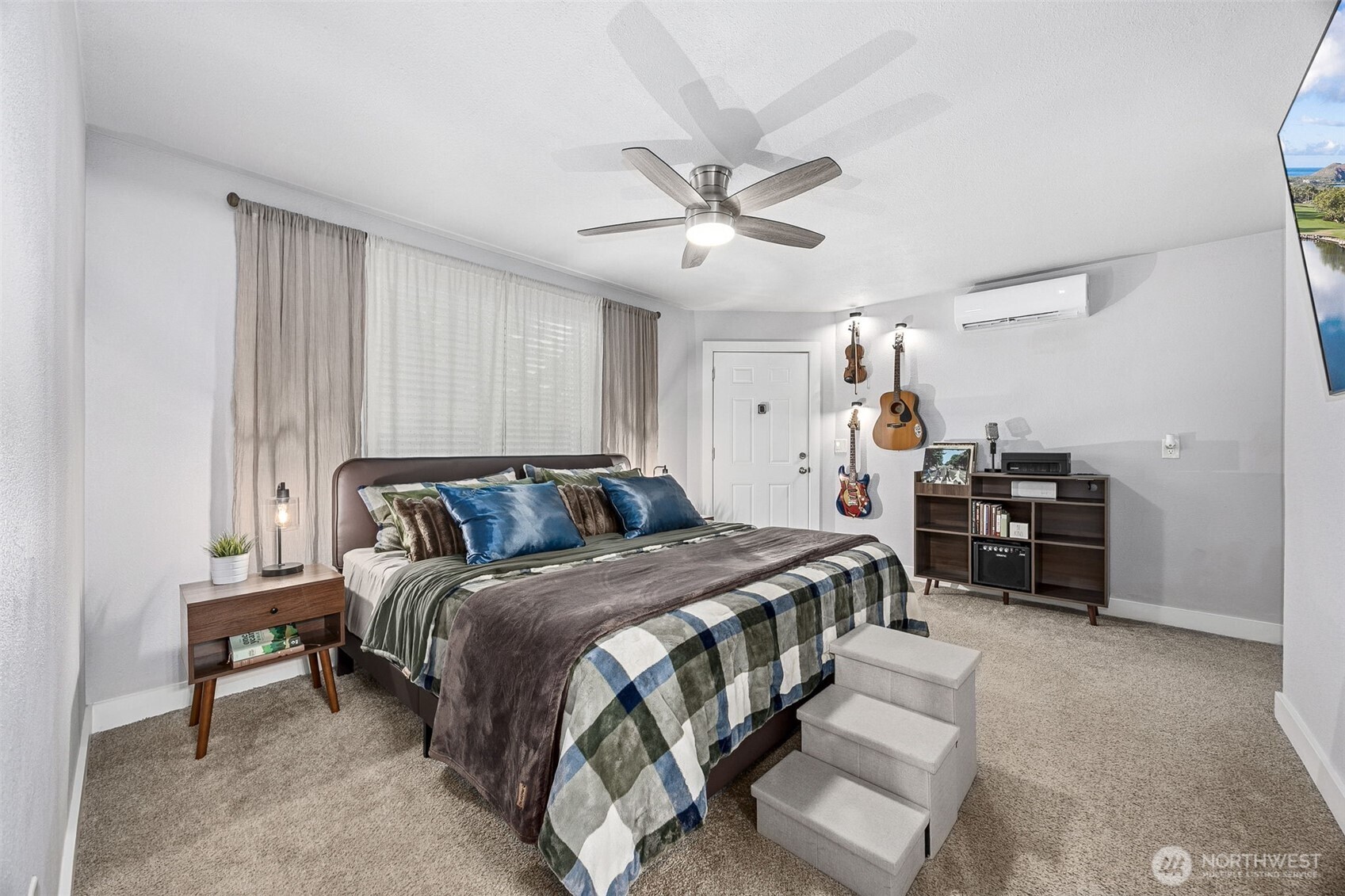9008 Hipkins Road SW, Lakewood, WA 98498