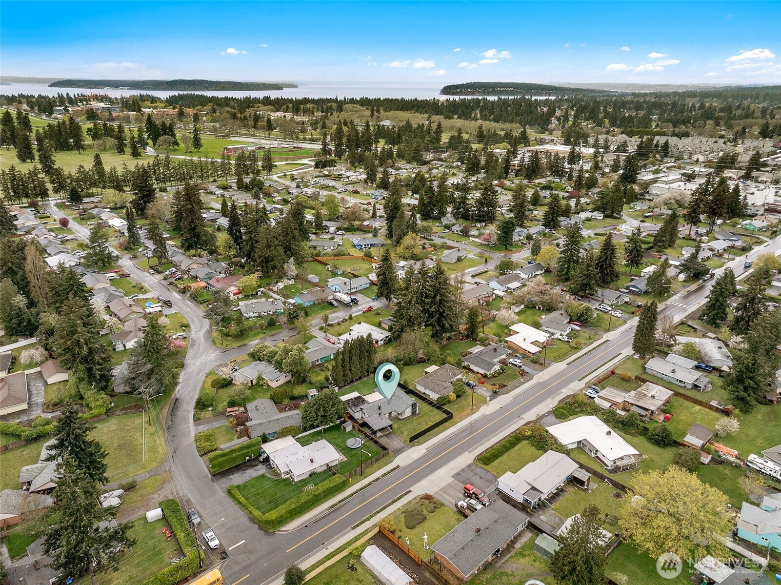 9008 Hipkins Road SW, Lakewood, WA 98498