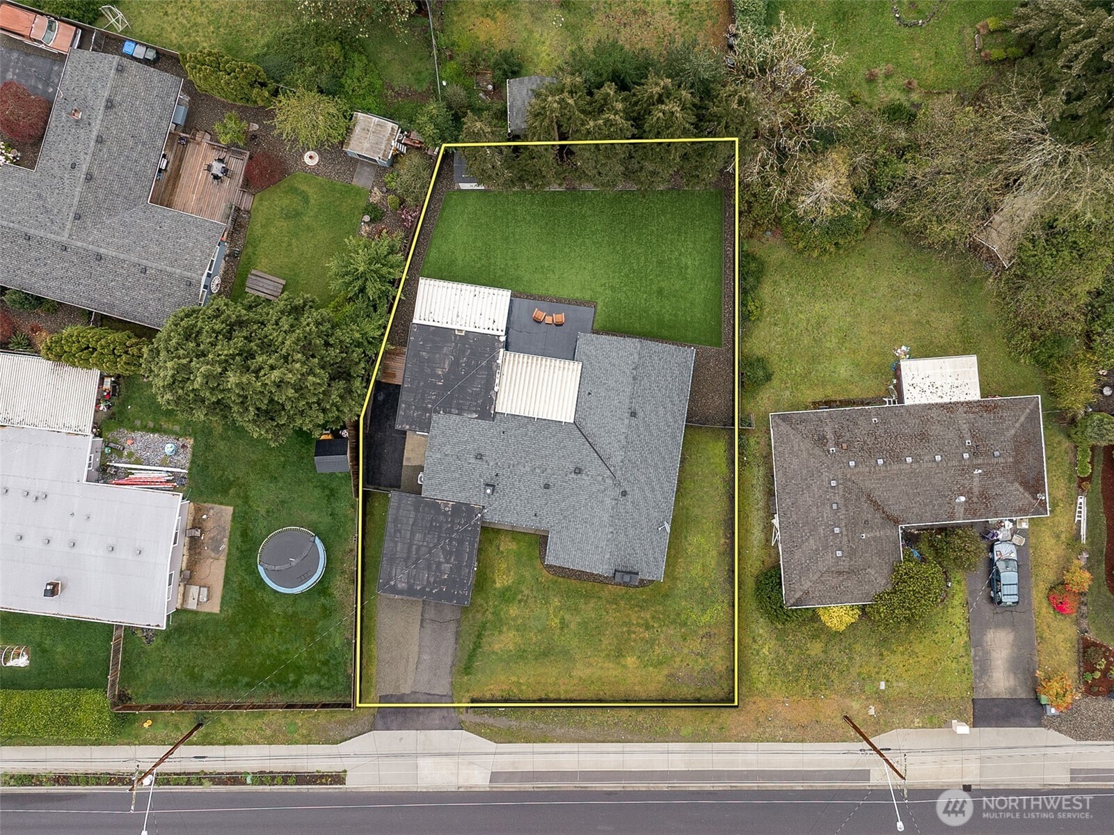 9008 Hipkins Road SW, Lakewood, WA 98498