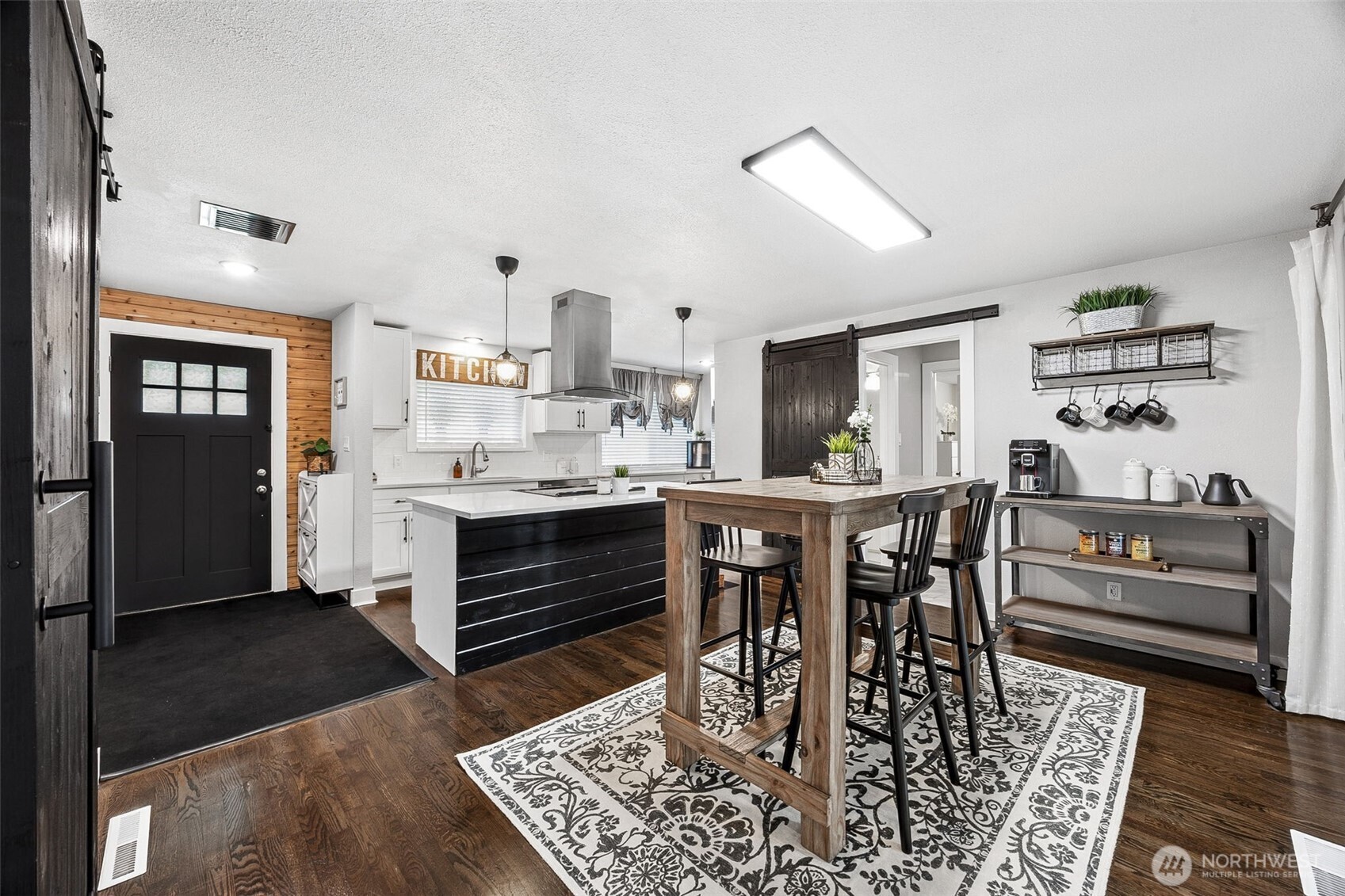 9008 Hipkins Road SW, Lakewood, WA 98498