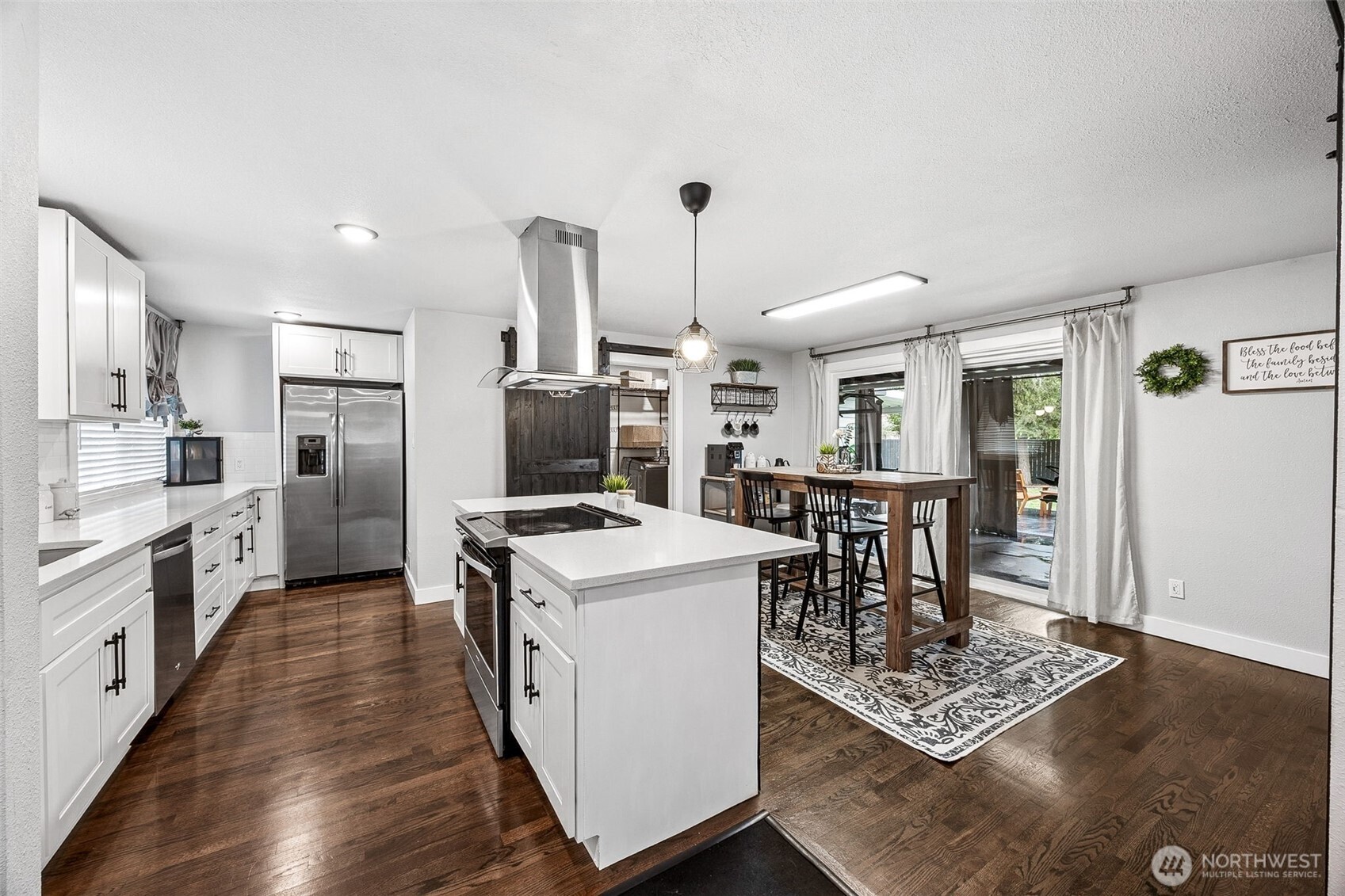 9008 Hipkins Road SW, Lakewood, WA 98498