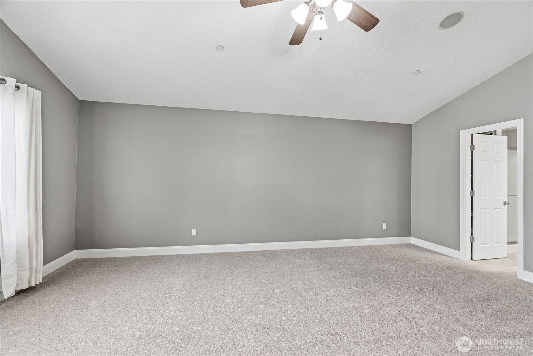722 NW Meadow Ridge Lane , Camas, WA 98607