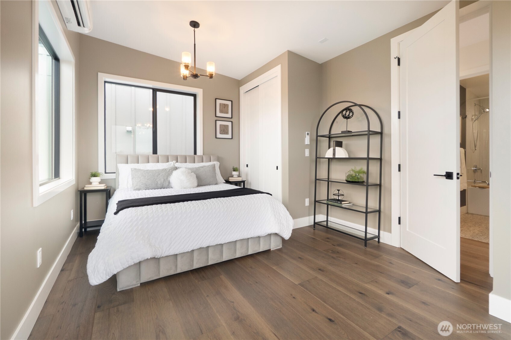 2528 27th Avenue W, Seattle, WA 98199