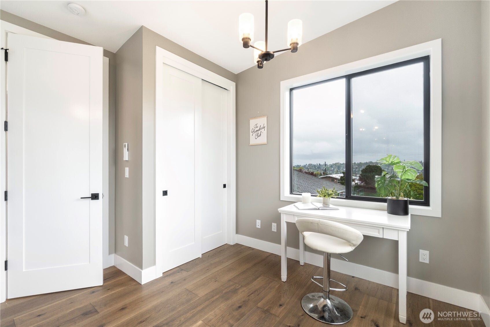 2528 27th Avenue W, Seattle, WA 98199