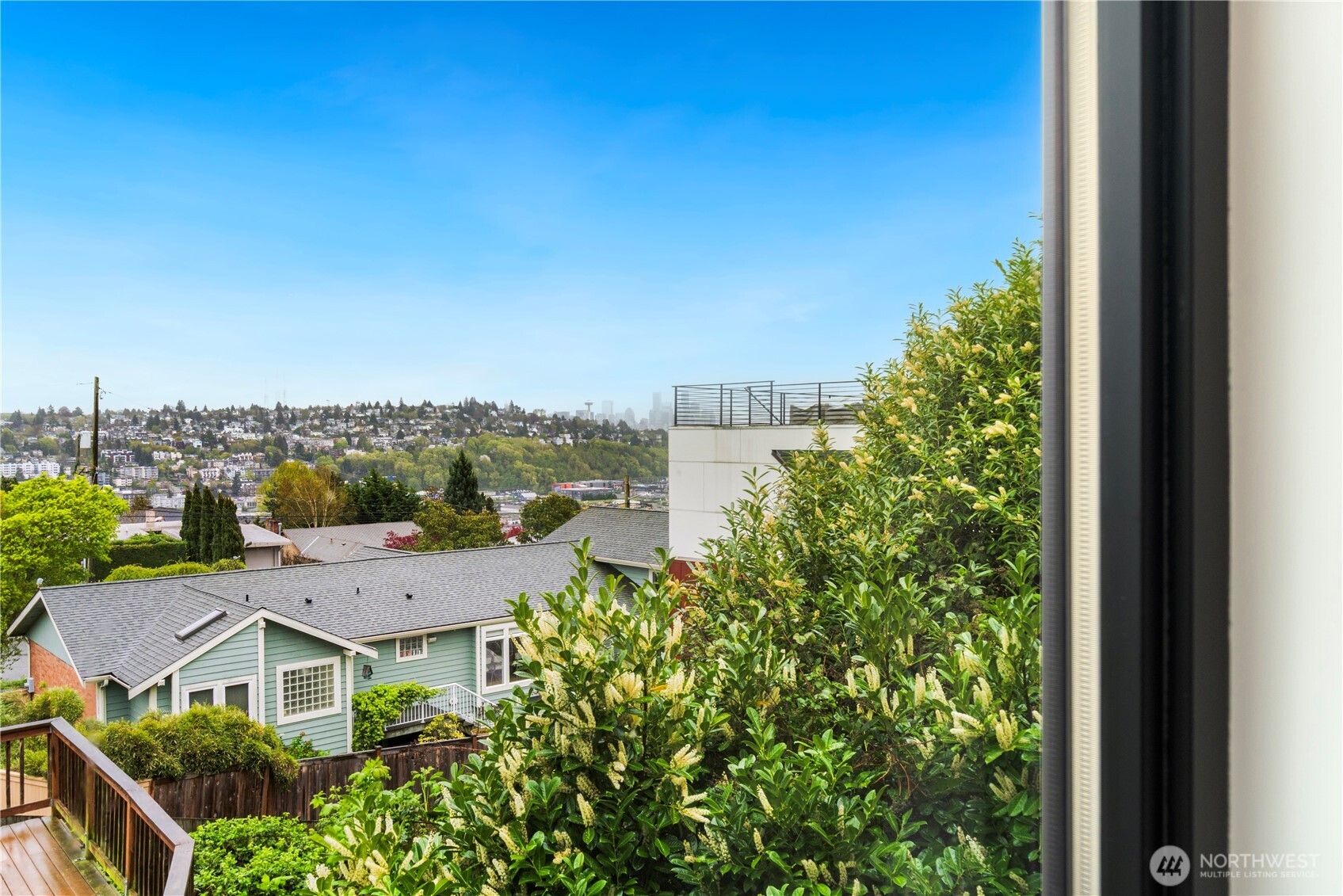 2528 27th Avenue W, Seattle, WA 98199