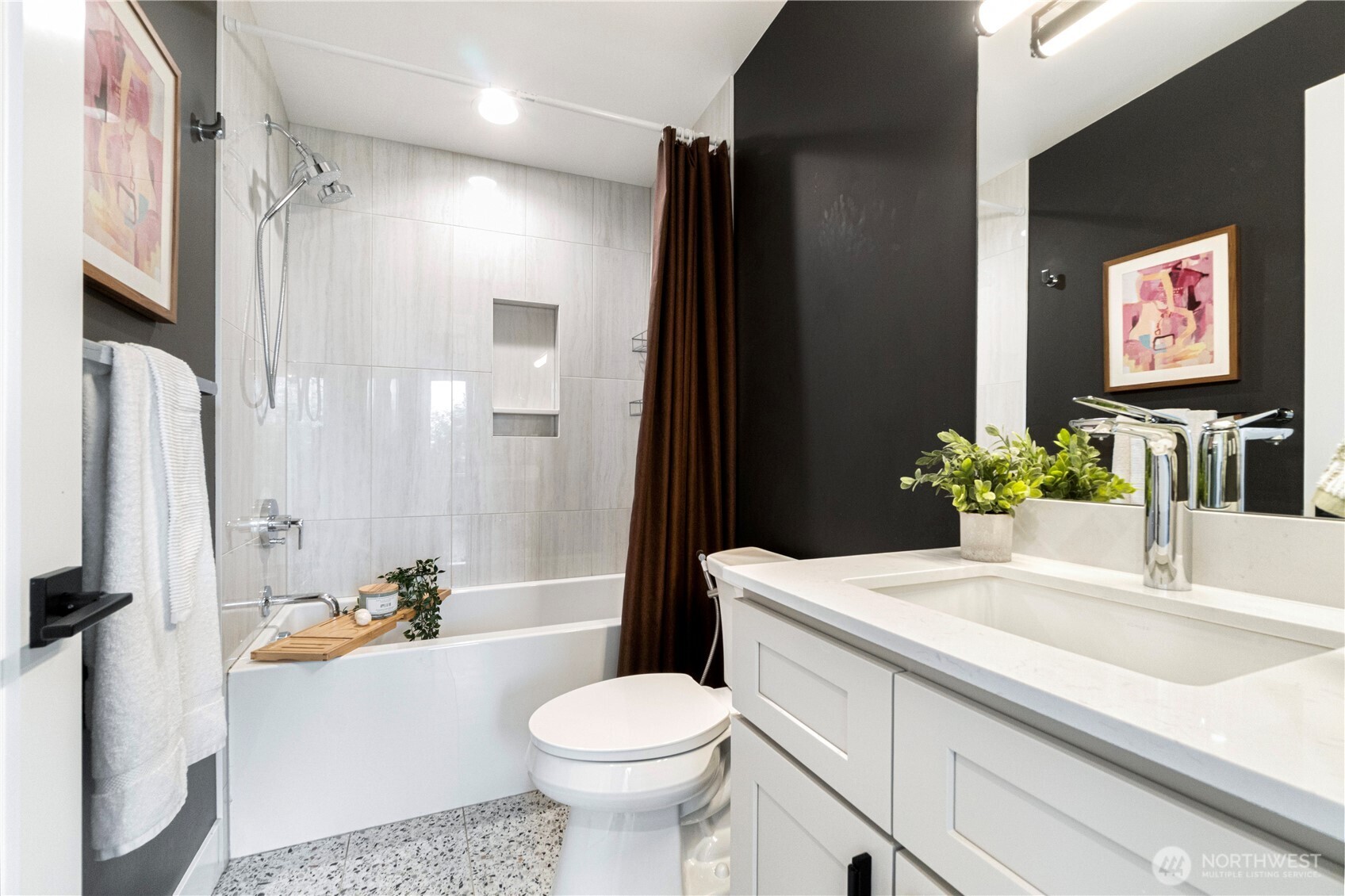 2528 27th Avenue W, Seattle, WA 98199