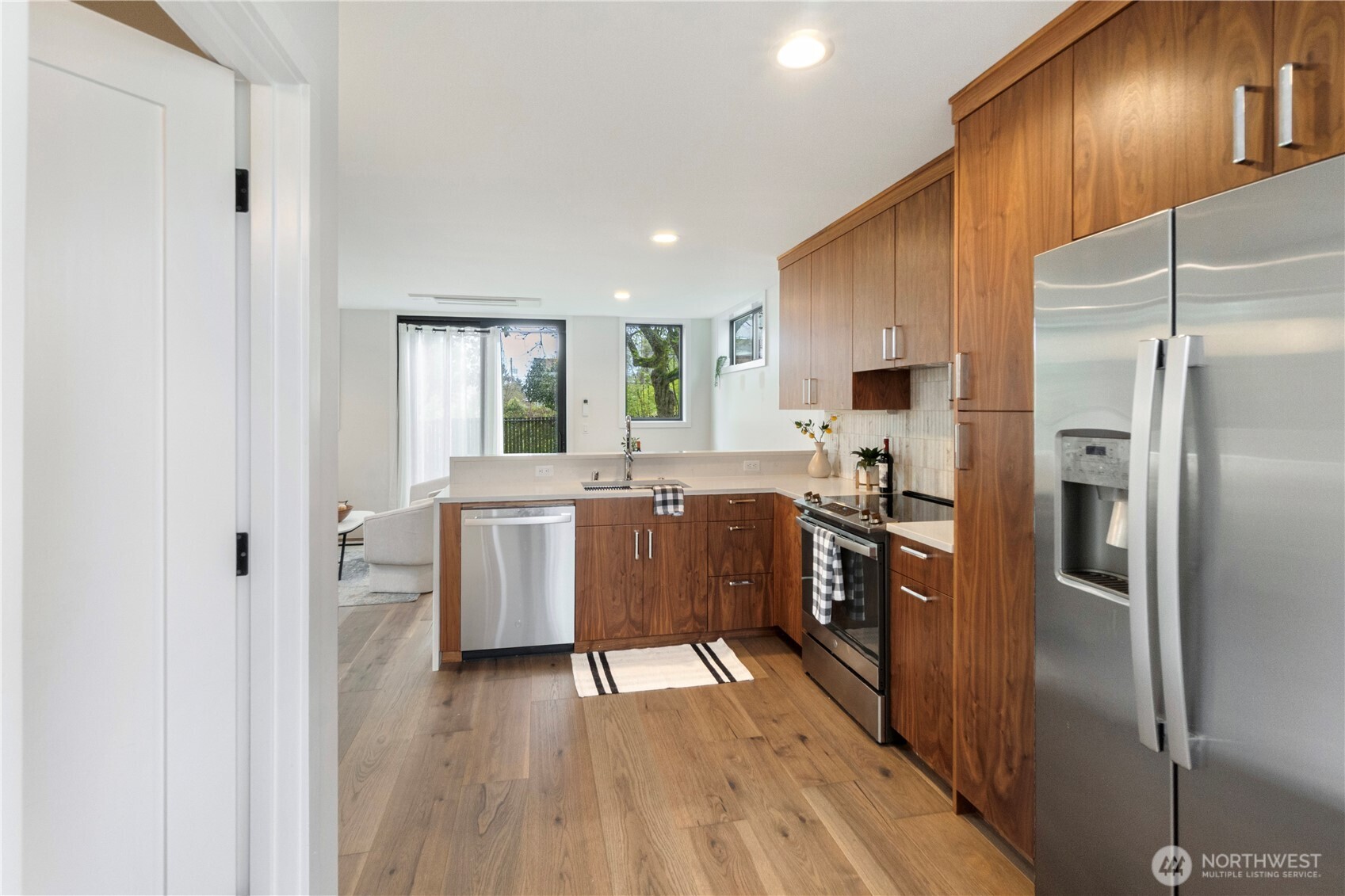 2528 27th Avenue W, Seattle, WA 98199