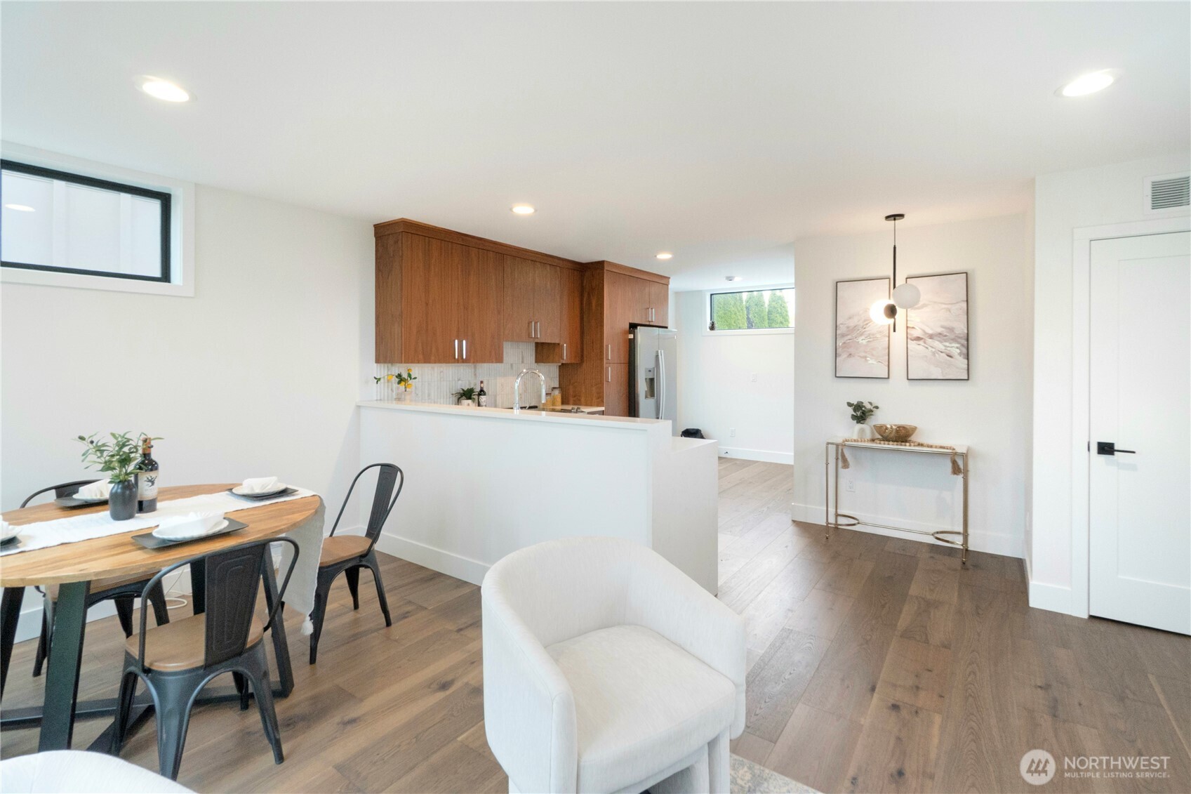 2528 27th Avenue W, Seattle, WA 98199