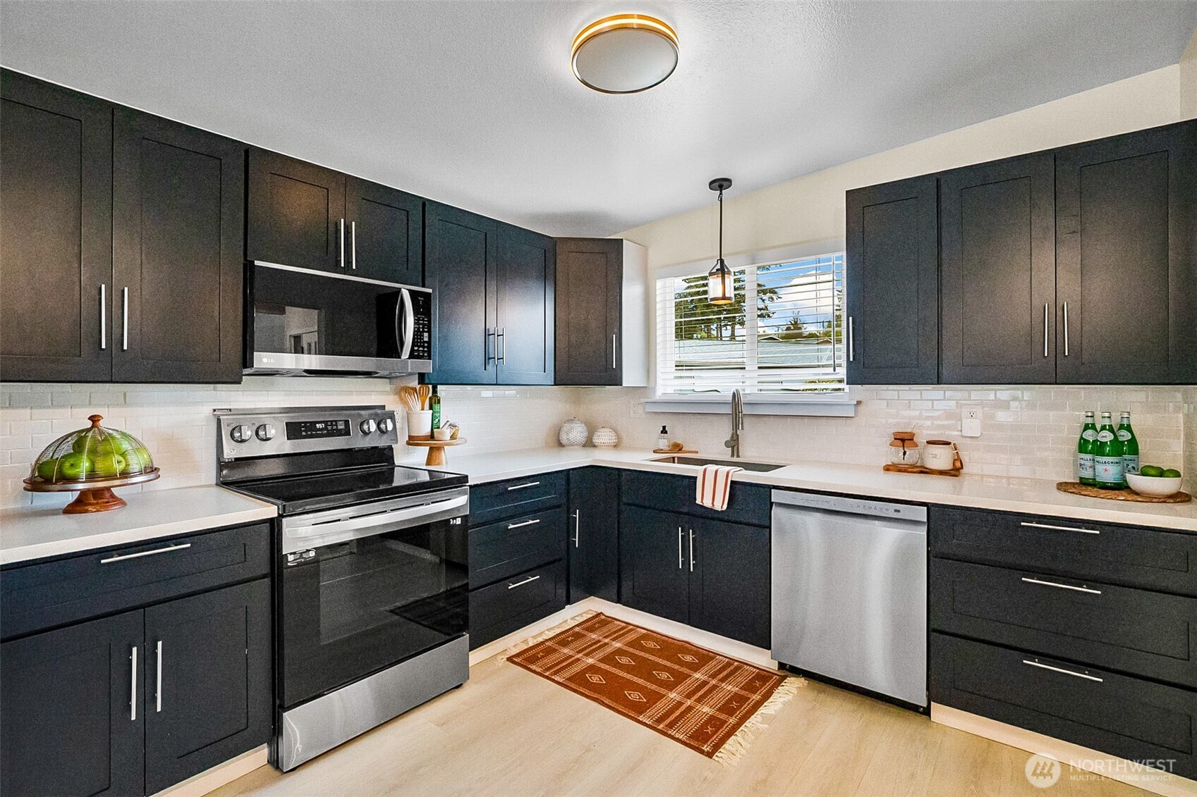 18215 3rd Place SW, Normandy Park, WA 98166