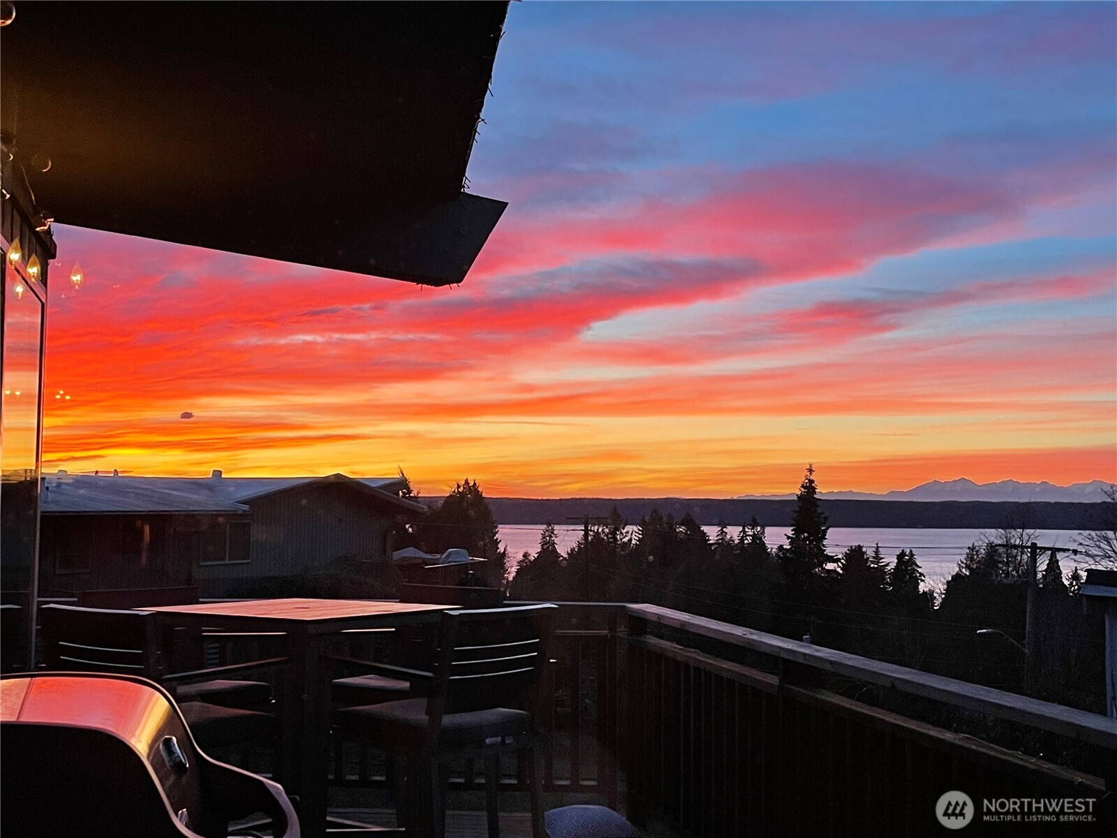 18215 3rd Place SW, Normandy Park, WA 98166
