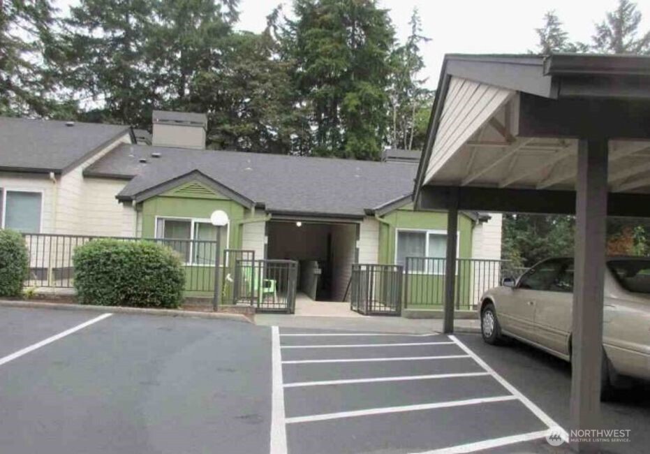 31500 33rd Place SW #N102, Federal Way, WA 98023