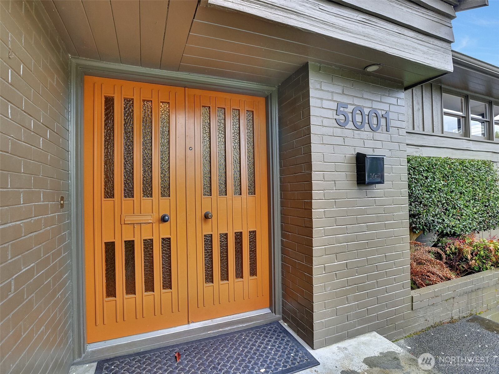 5001 NE Park Place , Seattle, WA 98115