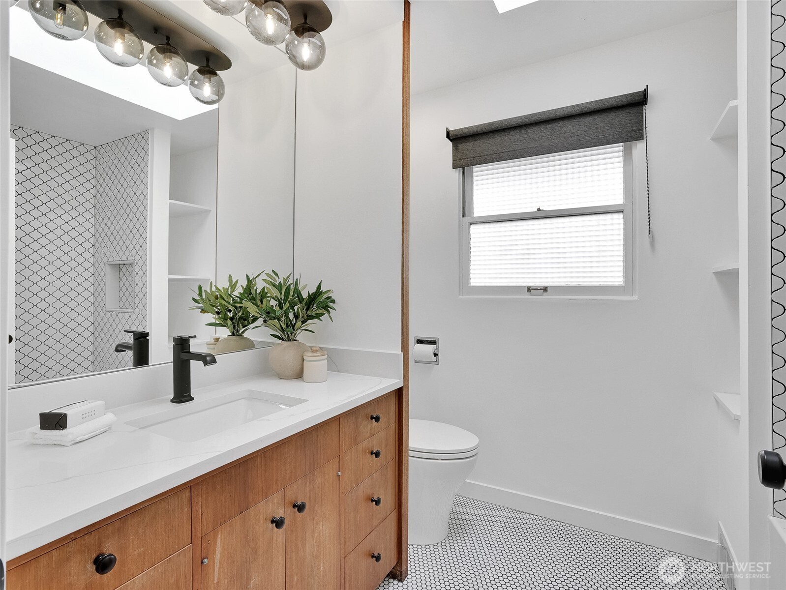5001 NE Park Place , Seattle, WA 98115