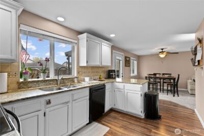 427 Klinger Street , Sedro Woolley, WA 98284-4345 - Photo 10