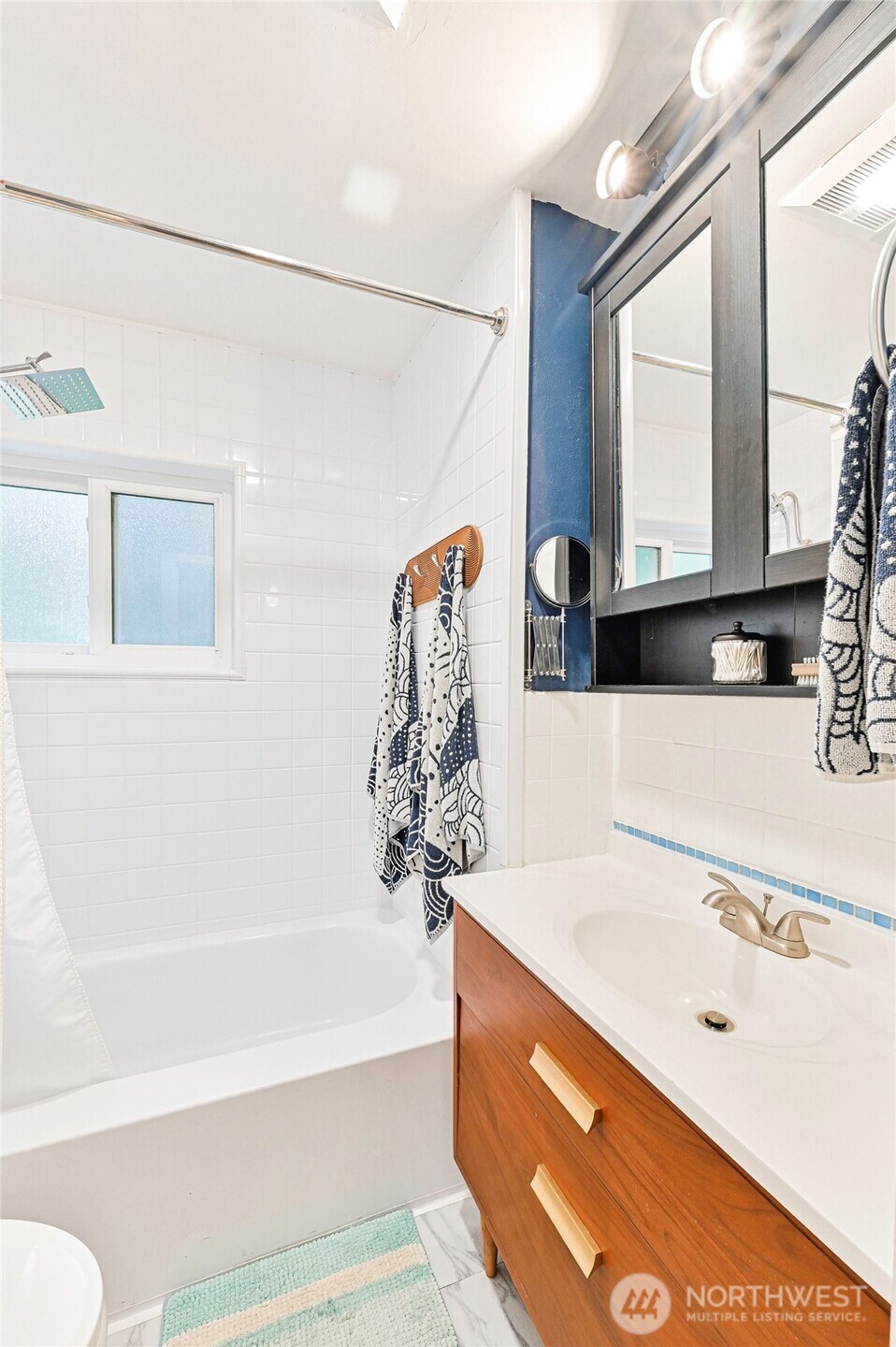 11515 7th Avenue NE, Seattle, WA 98125