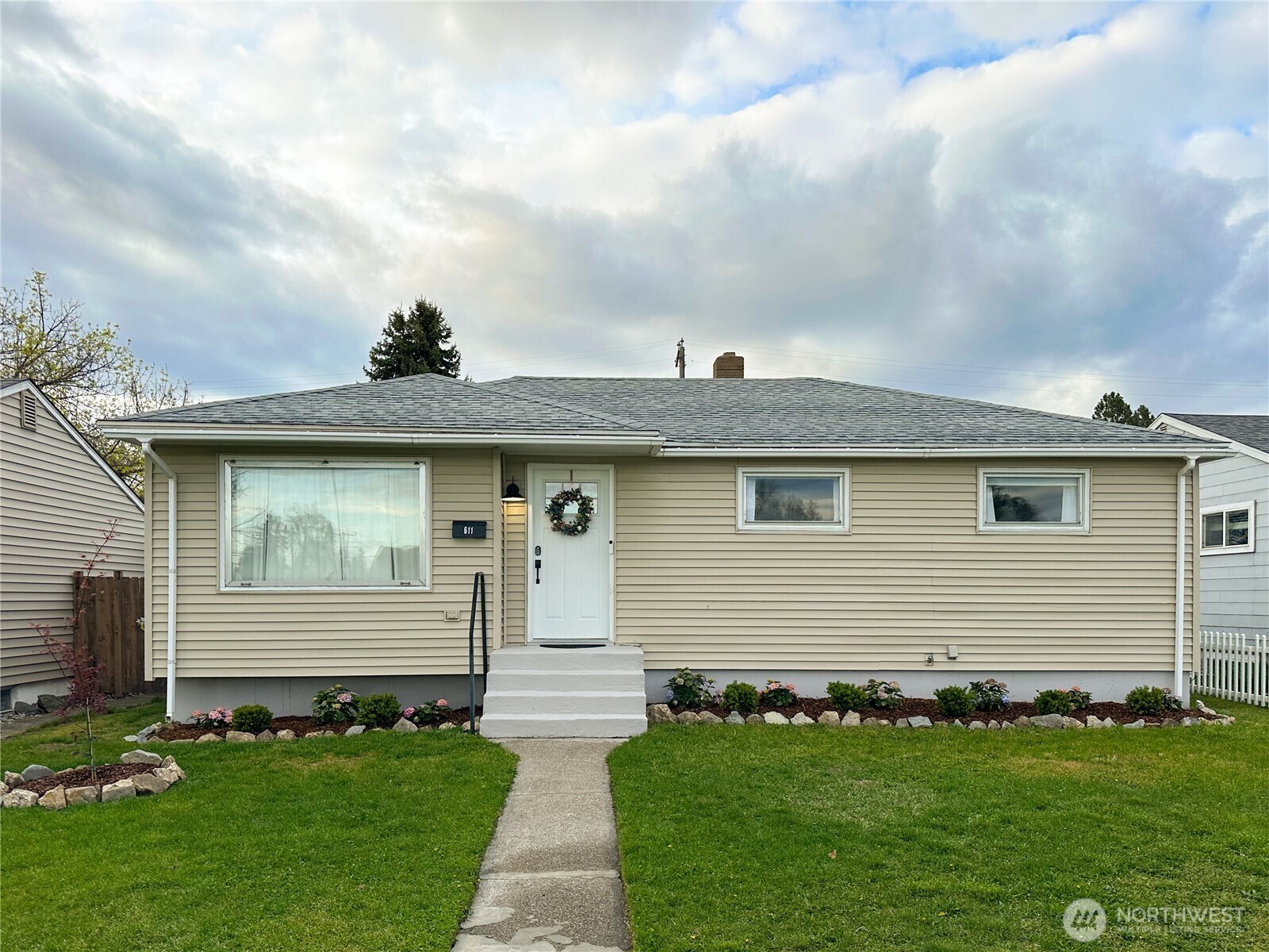 611 E Joseph Avenue , Spokane, WA 99208
