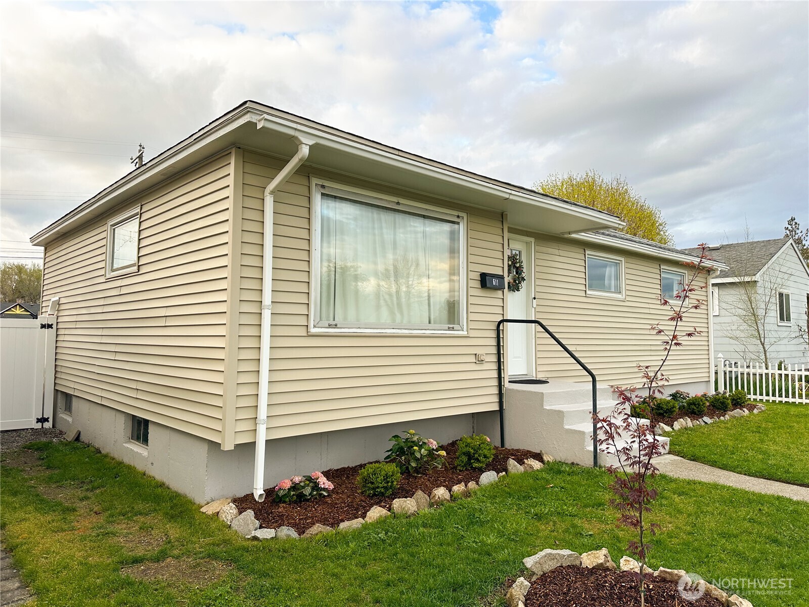 611 E Joseph Avenue , Spokane, WA 99208