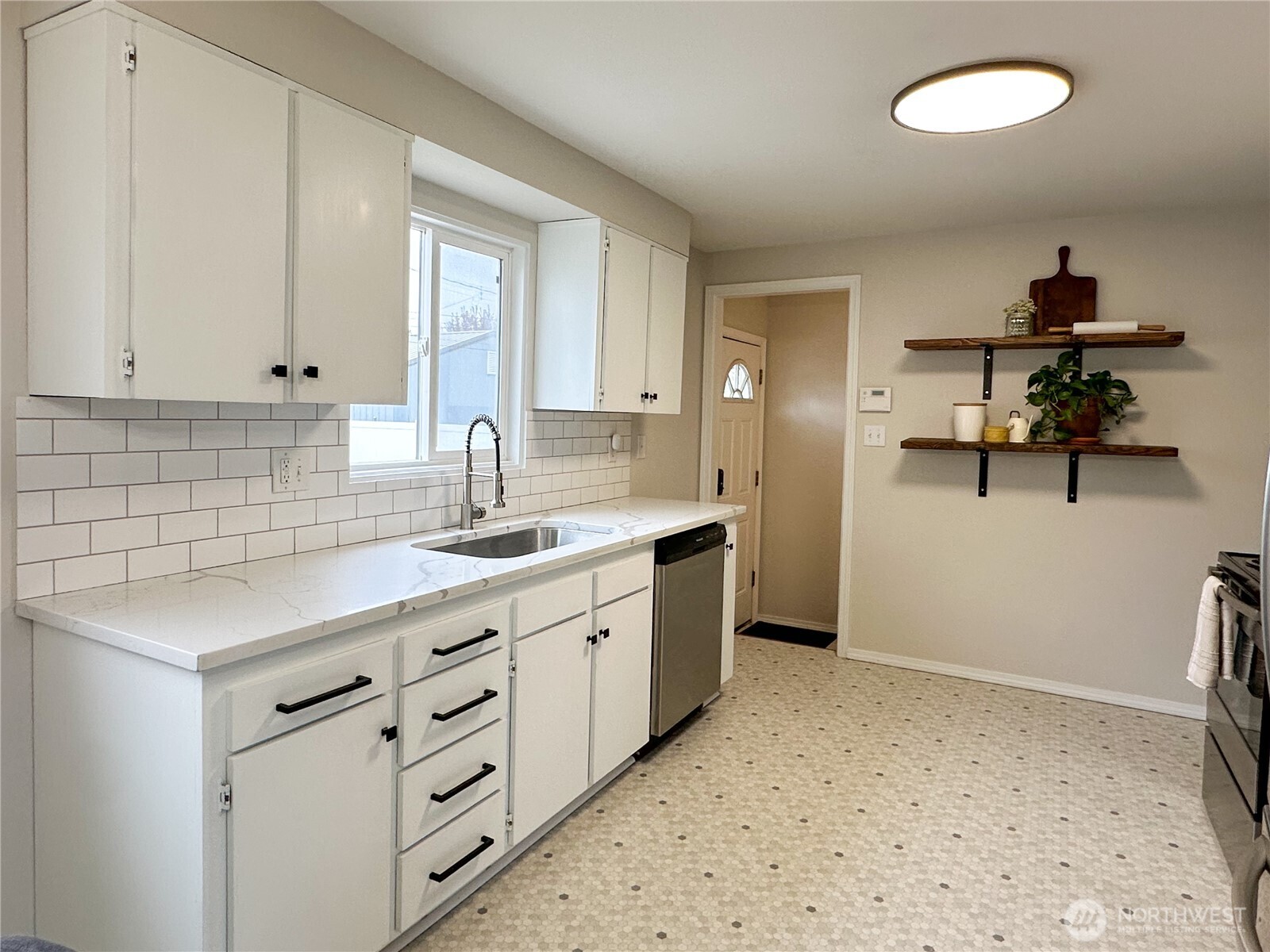 611 E Joseph Avenue , Spokane, WA 99208