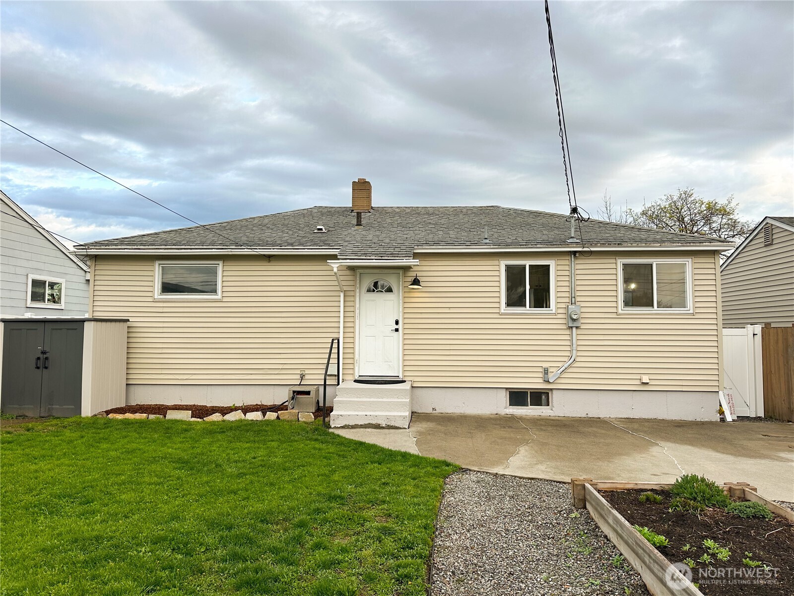 611 E Joseph Avenue , Spokane, WA 99208