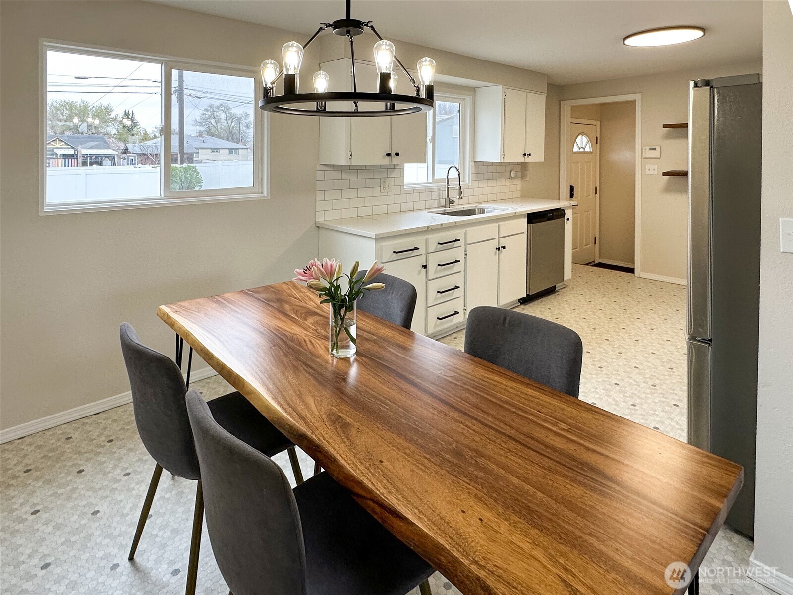 611 E Joseph Avenue , Spokane, WA 99208