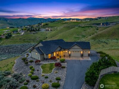 125 E Mountain Brook Lane , Wenatchee, WA 98801