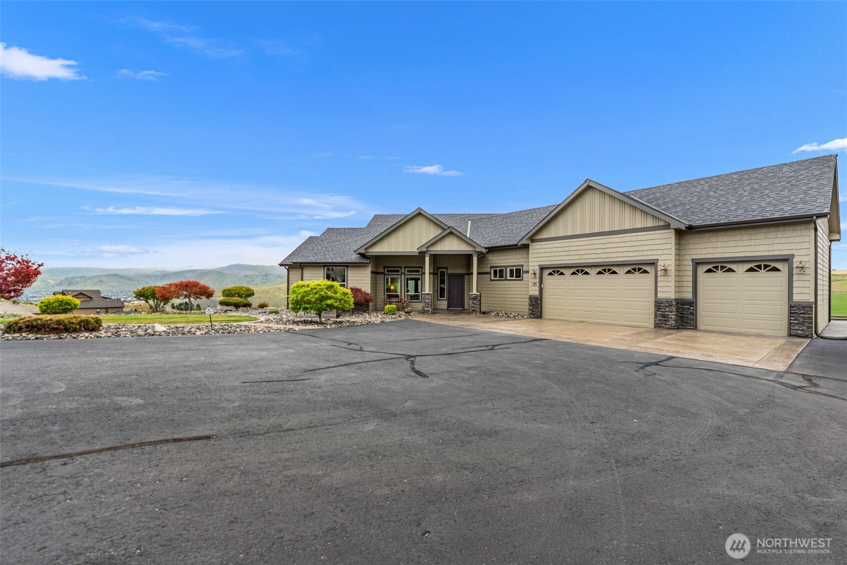125 E Mountain Brook Lane , Wenatchee, WA 98801