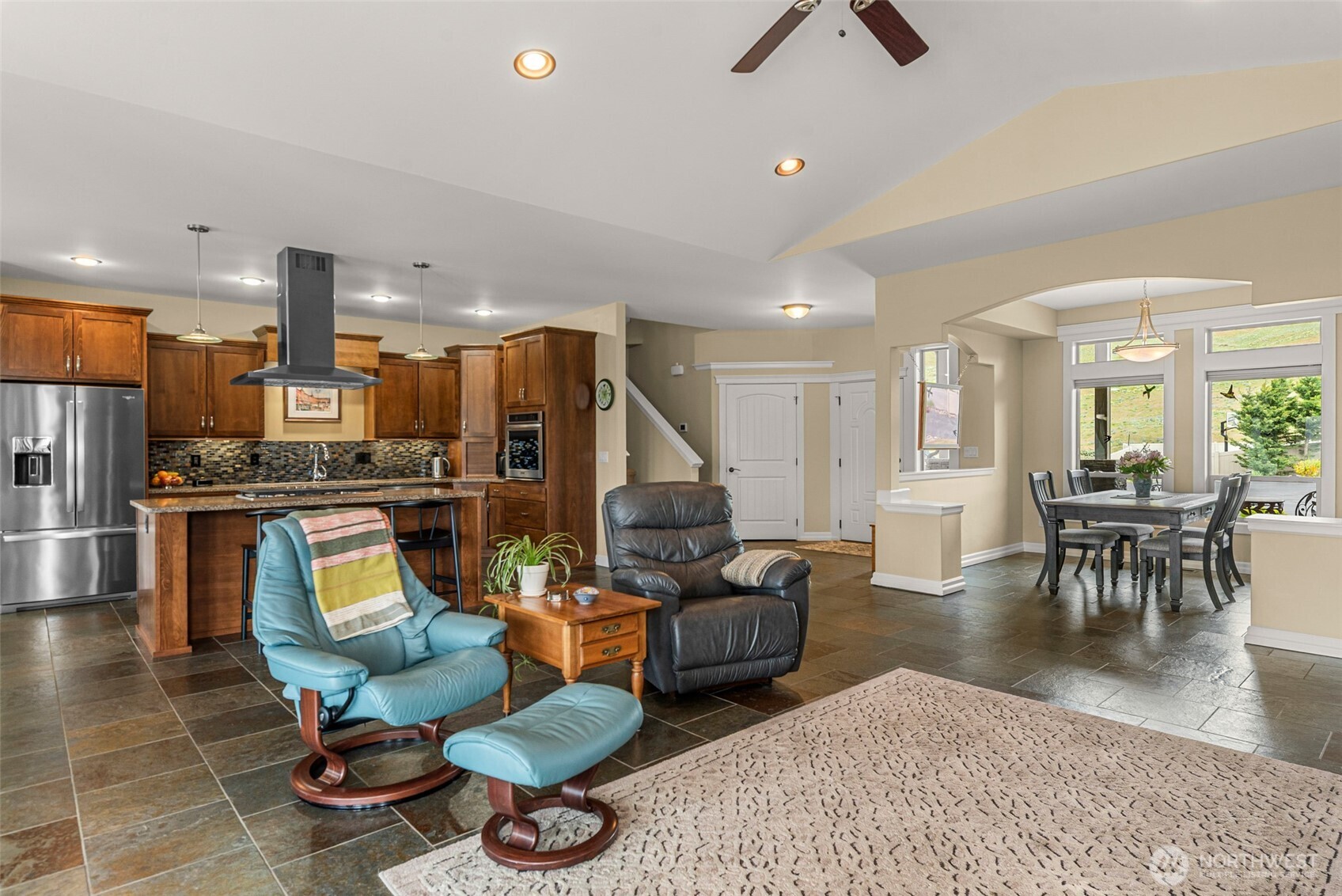 125 E Mountain Brook Lane , Wenatchee, WA 98801