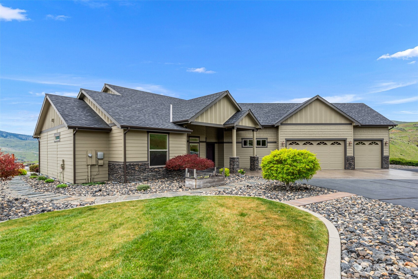 125 E Mountain Brook Lane , Wenatchee, WA 98801