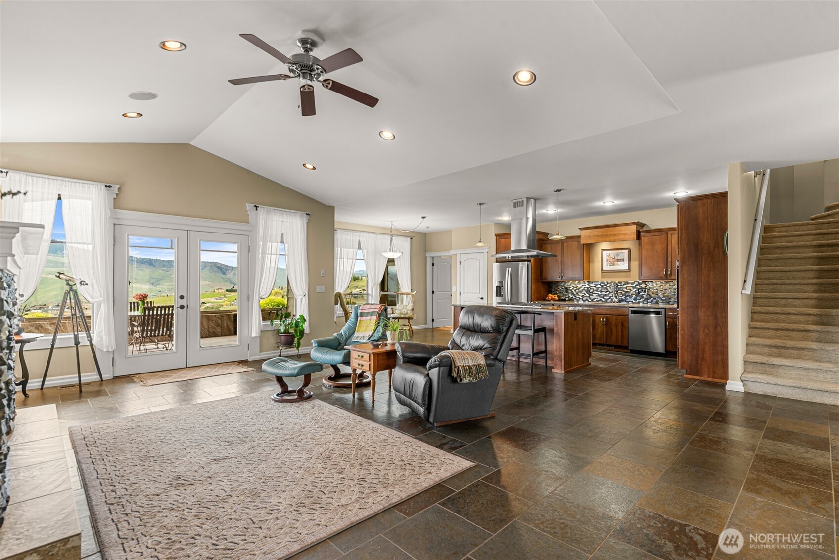 125 E Mountain Brook Lane , Wenatchee, WA 98801