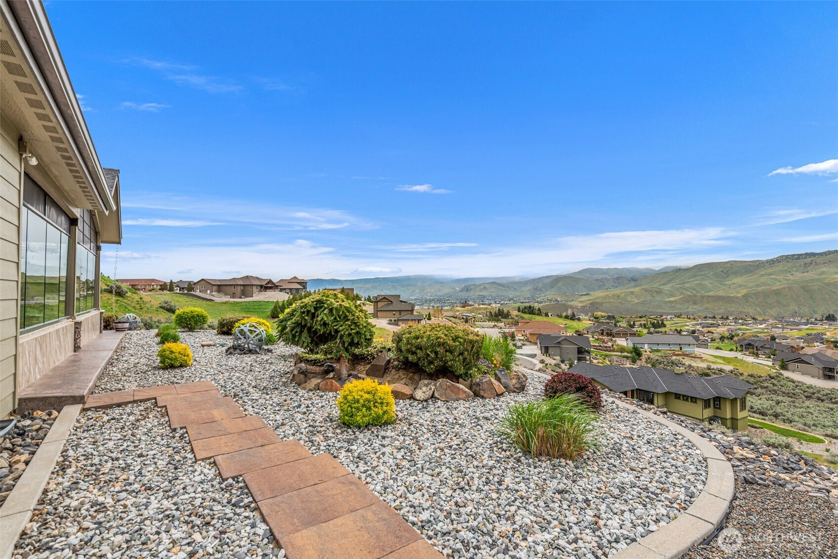 125 E Mountain Brook Lane , Wenatchee, WA 98801