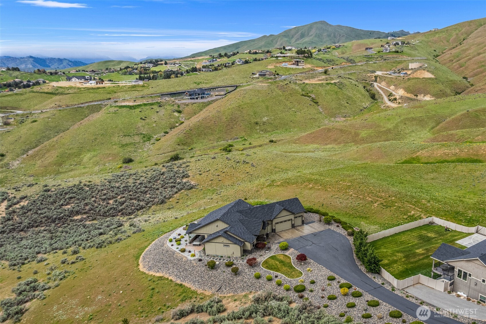 125 E Mountain Brook Lane , Wenatchee, WA 98801