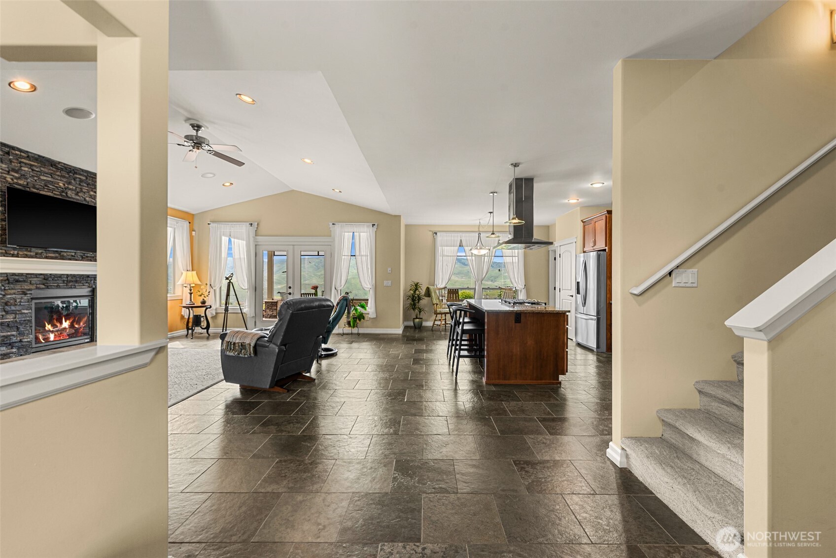 125 E Mountain Brook Lane , Wenatchee, WA 98801