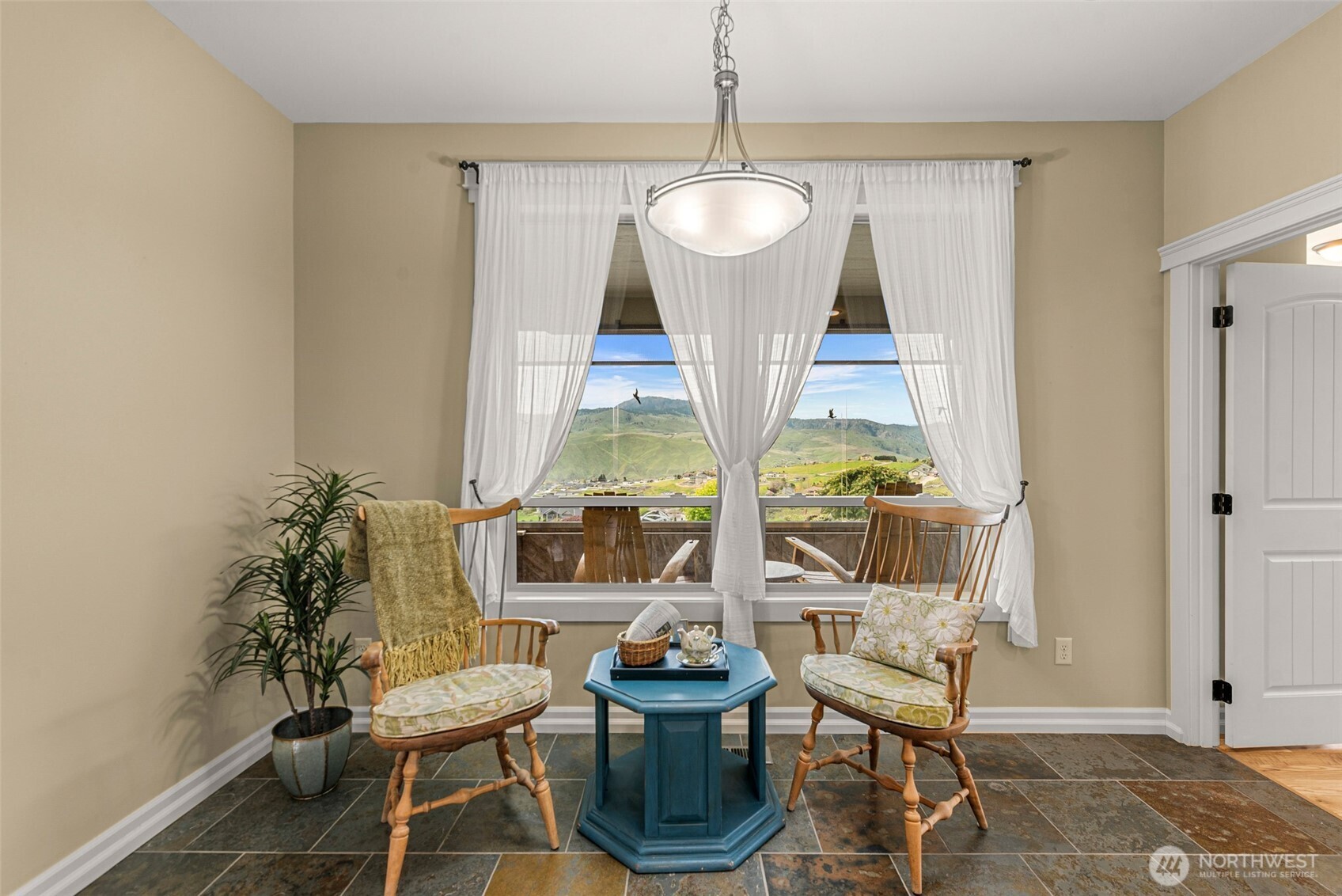 125 E Mountain Brook Lane , Wenatchee, WA 98801