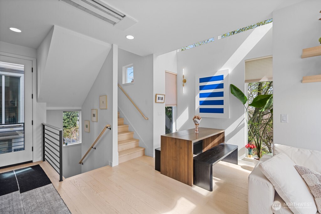 712 W Bertona Street #A, Seattle, WA 98119
