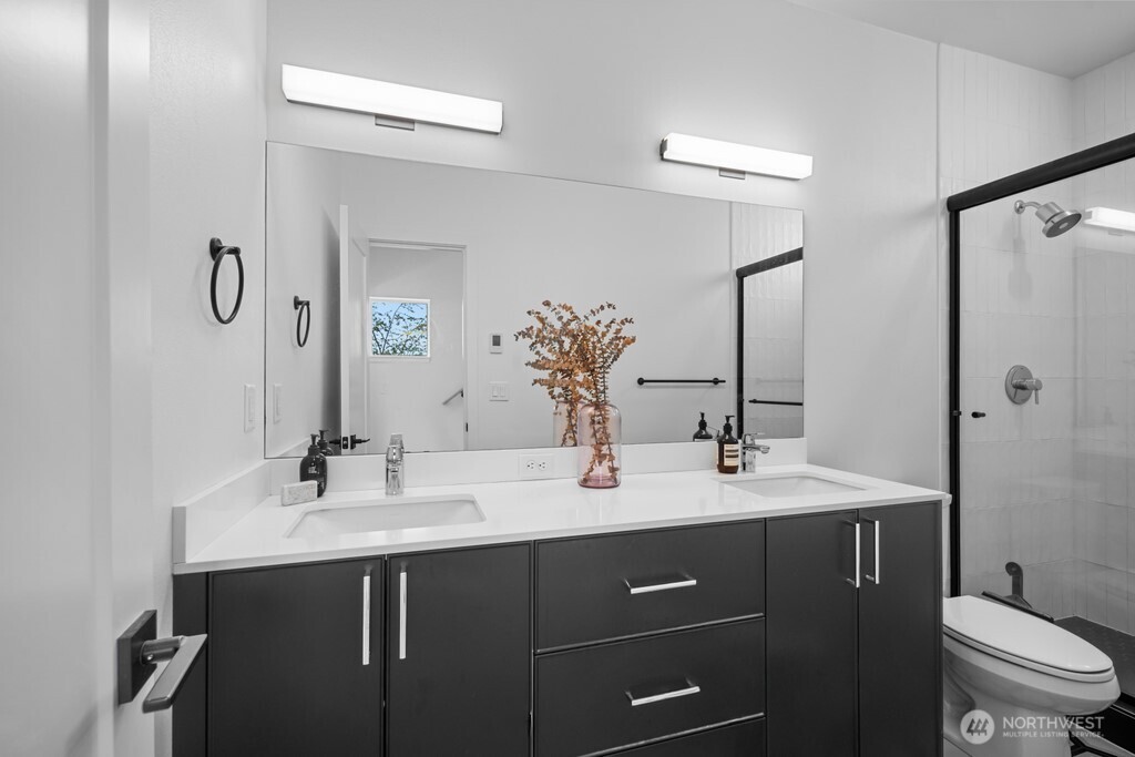 712 W Bertona Street #A, Seattle, WA 98119